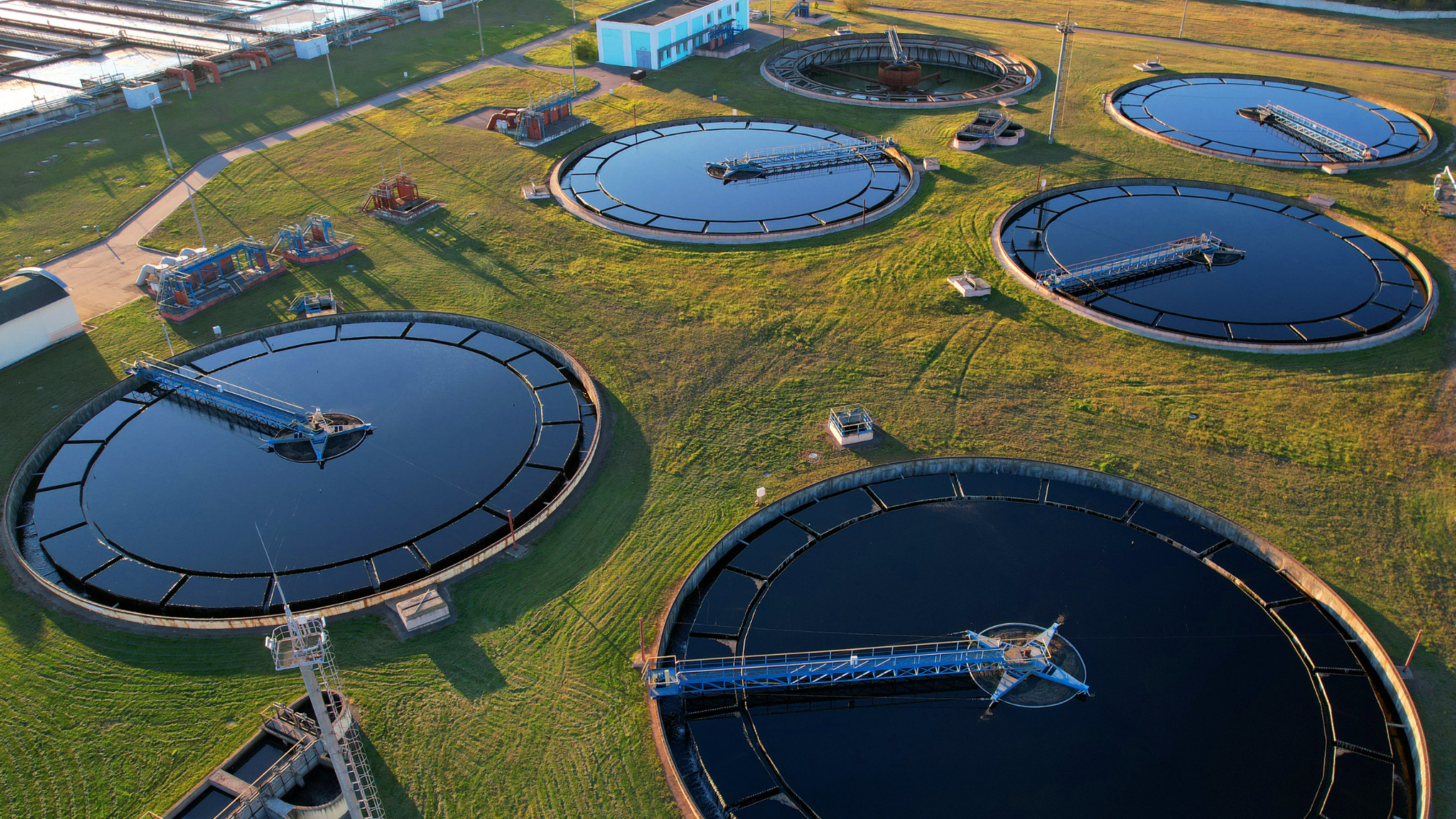 Industrial odor control at a wastewater treatment facility with multiple aeration tanks