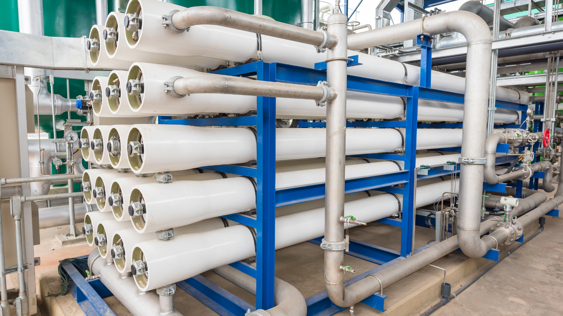 Industrial high purity water system with reverse osmosis membranes and filtration equipment