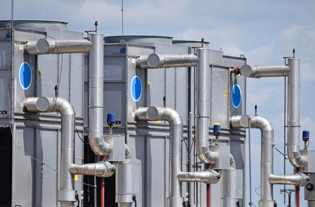 Industrial cooling towers require routine water testing to monitor water chemistry, control corrosion and microbial growth, and maintain efficient system performance.
